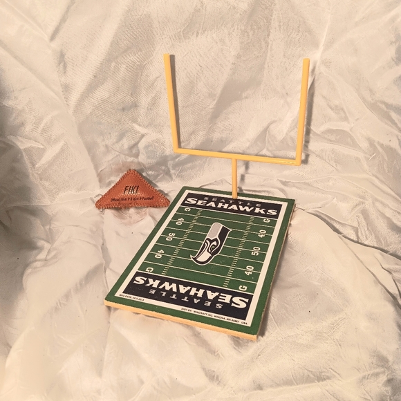 Seattle Seahawks FIKI Flik it and Kick it game - Picture 4 of 6